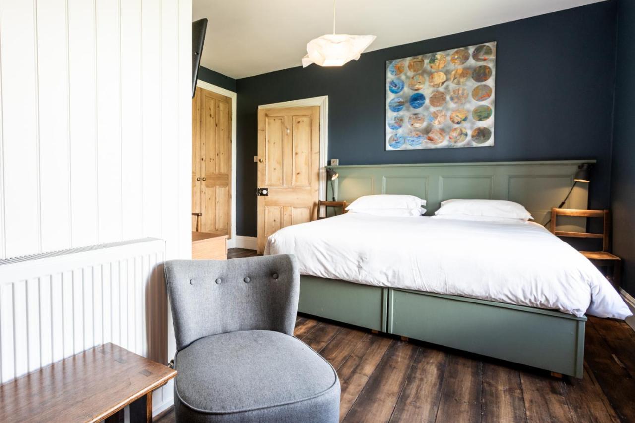 Bed and Breakfast The Old Vicarage Moylgrove Экстерьер фото