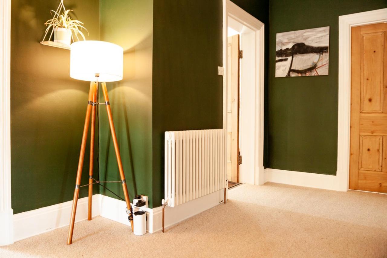 Bed and Breakfast The Old Vicarage Moylgrove Экстерьер фото