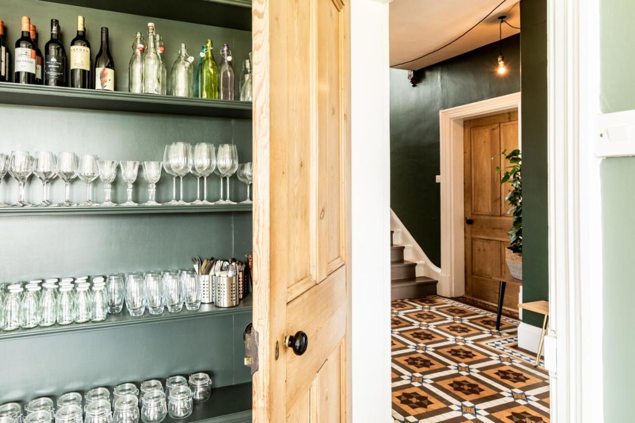 Bed and Breakfast The Old Vicarage Moylgrove Экстерьер фото