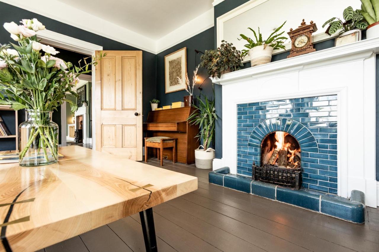 Bed and Breakfast The Old Vicarage Moylgrove Экстерьер фото