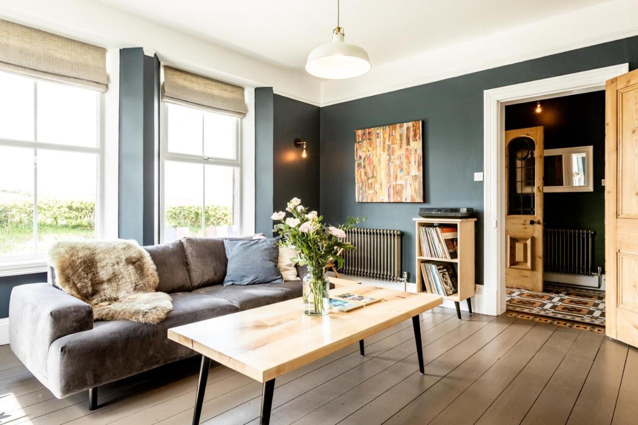 Bed and Breakfast The Old Vicarage Moylgrove Экстерьер фото